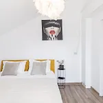 Appartement Cozy Deluxe 2 Bedrooms With Terrace - Coresi Mall *