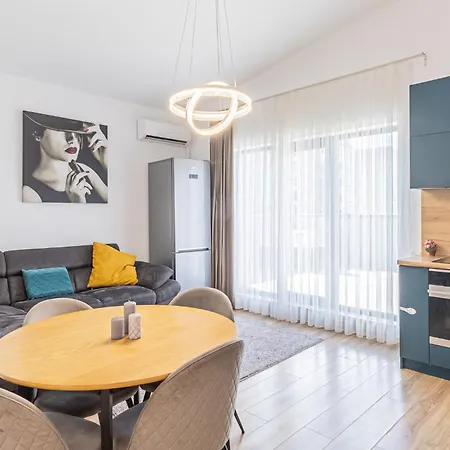 Deluxe 2 Bedrooms With Terrace - Coresi Mall Apartamento *