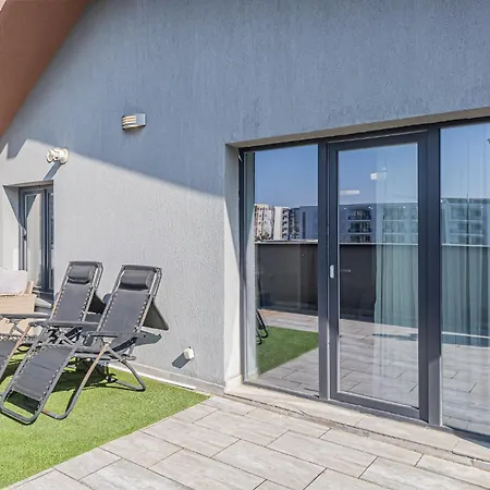 Deluxe 2 Bedrooms With Terrace - Coresi Mall Apartamento