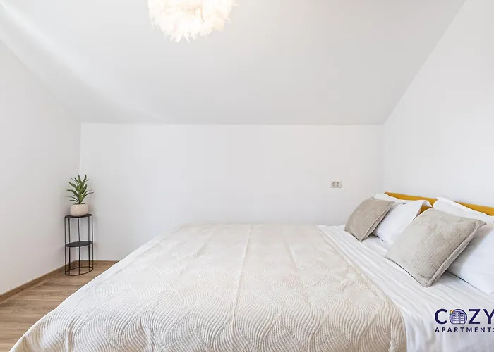 Deluxe 2 Bedrooms With Terrace - Coresi Mall Apartment *